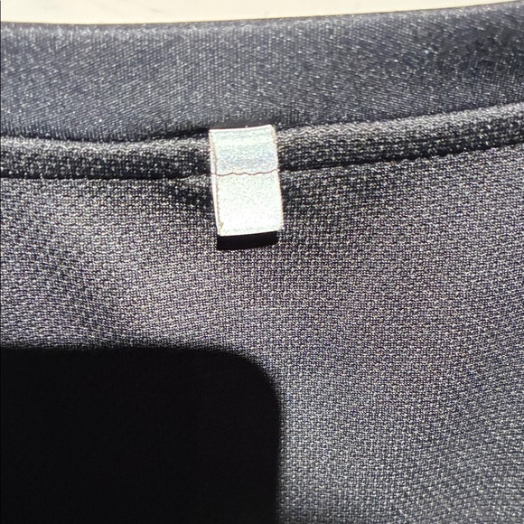 Fila Performance Men's Gray & Black Sleeveless Shirt - Picture 6 of 9